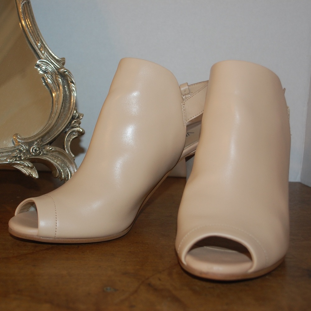 Tan Mules